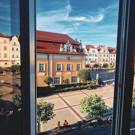 Apartamenty Przy Ratuszu 볼레스와비에츠 외부 사진